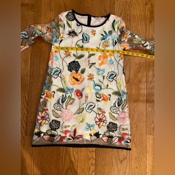 Embroidered Dress Size S - Picture 5 of 6